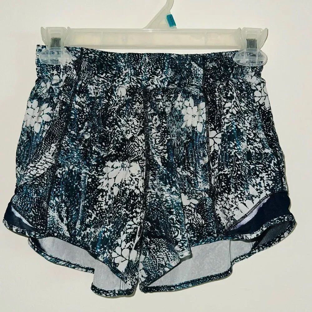 Lululemon Hotty Hot Short II *Long 4" Wildwood White Multi | SIZE: 4